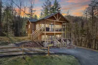 Hillside Hideaway 3 Bedroom Cabin by RedAwning Hotels in Sevier County