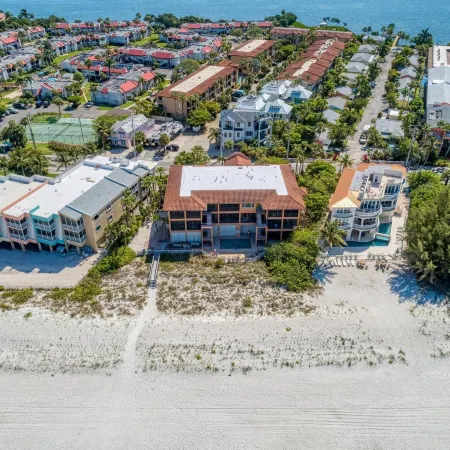 Bradenton Beach Club Bliss-3 Bedroom-2 Bathroom Condo-Elevator-2 Pools-Hottub-Private Beach Access