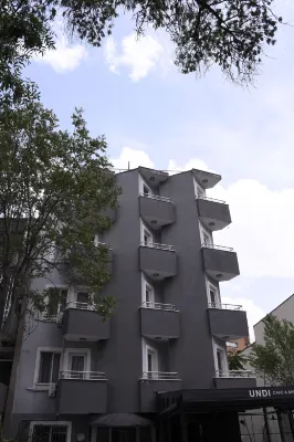 A Hotels & Suite - Condos