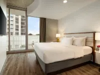 Twelve Midtown, Autograph Collection Hotels near Atlantic Station