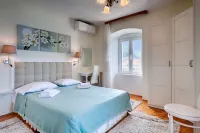 Mira Sea Front Guesthouse Hotels in Komiza