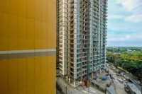Fancy and Nice Studio at Transpark Cibubur Apartment by Travelio - Bãi đậu xe