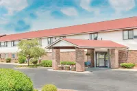 Super 8 by Wyndham Green Bay Near Stadium Hotel di De Pere