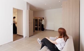 Local Hostel & Suites