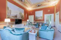 The Duchess Chambers, the Luxury Grand 3 Bedrooms