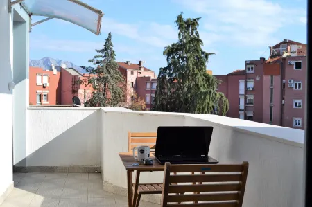 Yeshill Apart & Studio Отели в г. Будва