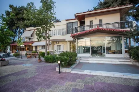 Vasilios Marinos Rooms Отели в г. Коринф