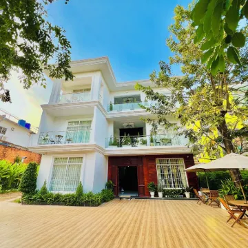 Nyna Villa Guesthouse Hotels near Kampot Province Stadium