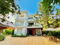 Nyna Villa Guesthouse - Balcony