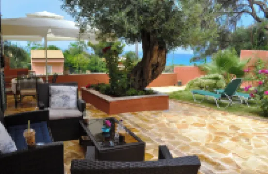 Holiday House Angelos on Agios Gordios Beach
