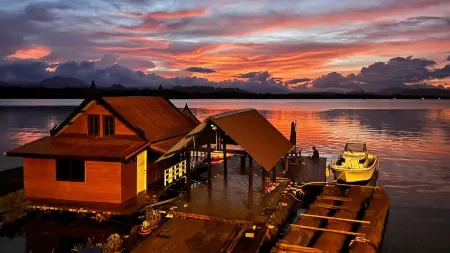 Kawarin Saiyai Cottage and Lake Отели рядом с достопримечательностью «Wat Khuan Khao Laem»