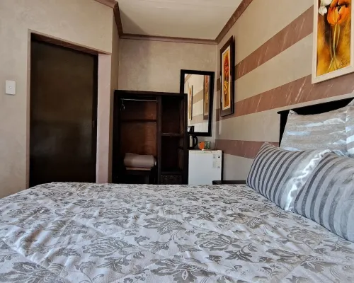 Petra Lodge โรงแรมในอีเดนเวล