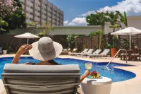 InterContinental Hotels SAN SALVADOR-METROCENTRO MALL by IHG - С бассейном