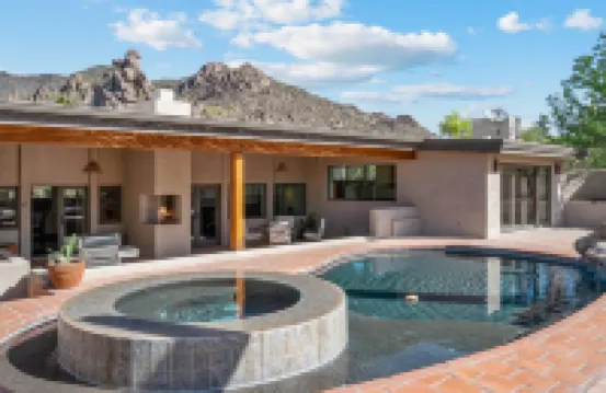 Vintage Classic Private Carefree Home