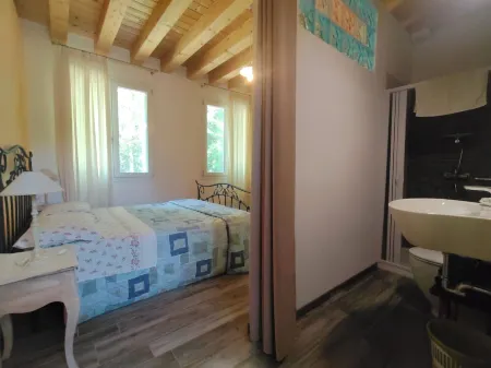 House in the woods. Отели в г. Доло