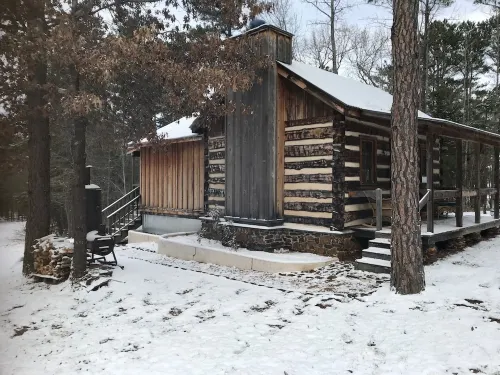 Log Cabin in Woods W/Trail & Scavenger Hunt Wood Fireplace, Lindale Canton Tyler