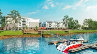 Resort-Style Pool and Lakefront Boardwalk - Serene Stylish Retreat