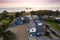 Fire-Pit and Volleyball Court Oasis - Stunning Coastal Retreat Các khách sạn ở Garibaldi