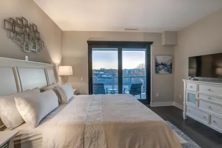 Amazing Balconies with Mountain Views - Elegant Downtown Haven