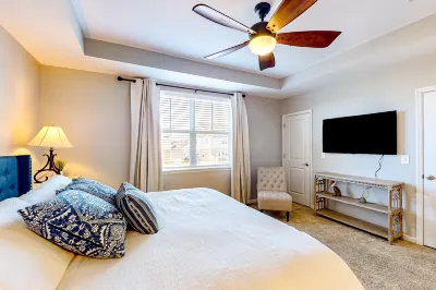 Marbella House Resort - Unit 1 - Coastal Charm 3BR 3BA 6 Guests