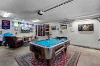 Charming Outdoor Oasis with Game Room - Cozy Modern Retreat