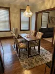 Charming Historic 2BR/1BA in DOWNTOWN EAST DUNDEE