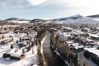 Scenic Patio with River View and Hot Tub - Cozy Mountain Retreat Hotels in Silverthorne