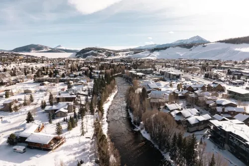 Scenic Patio with River View and Hot Tub - Cozy Mountain Retreat