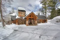 Spacious Multi-Level Retreat with Hot Tub and Playroom - Charming Haven Hotels in Sundance
