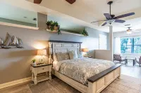 Lakeside Retreat - Private Dock, Kayaks, Lakefront, WiFi Hotels in Hernando