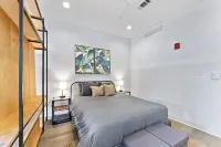Fully-Equipped Kitchen and Community Gym - Stylish Urban Retreat