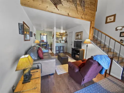 Ski Access and Cozy Loft Style - Inviting Mountain Getaway