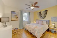 Cozy, Convenient - Washer, Dryer, Parking, Kitchen, AC