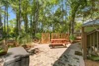Beach House with Bikes and Outdoor Seating - Spacious Coastal Haven Hotels in Rosemary Beach