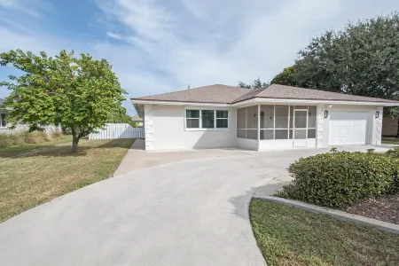 Heated Pool and Screened Lanai - Stunning Coastal Retreat