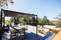 Stunning Rooftop Cabin with HotTub, WiFi, Views Hotels in Frenchburg