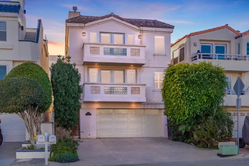 Ocean View and Rooftop Fire Pit - Charming Family Escape