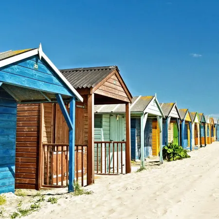 Family Seaside Escape - 5 Mins to Beach