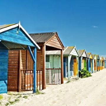 Family Seaside Escape - 5 Mins to Beach