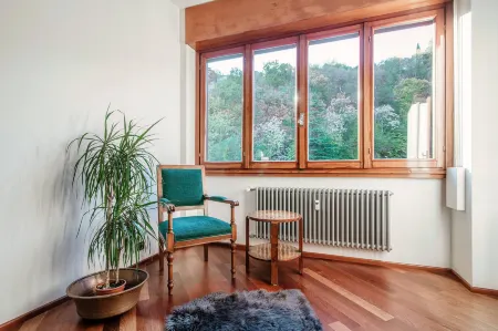 Blue Mood - by Myhomeincomo