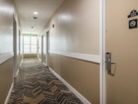 แทรเวิล อินน์ โรงแรมในซันนีเวล