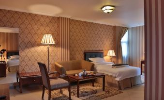 Cheers Bed & Breakfast - Housity