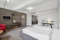 The Room 44 - Hosteller