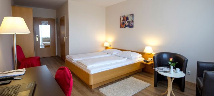 Novapark Flugzeughotel Graz Hotels in Graz