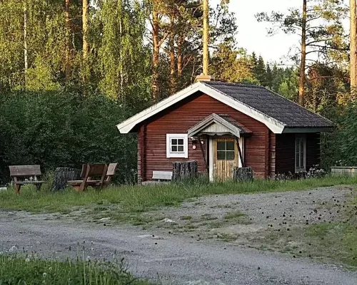 Timmerhus komplett mindre bostad med tillgång till stort servicehus Hotels in Ramsjö