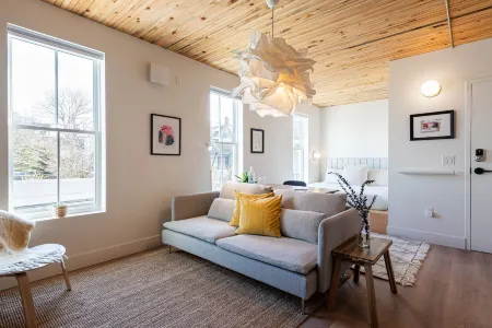 Brewery Park Hotel Отели рядом с достопримечательностью «Галифакс Паблик Гарденс»