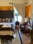 The Hygrade Inn Các khách sạn ở Emporium