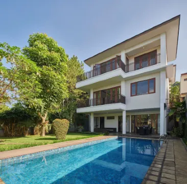 Breeze Blows City View Villa 4 Bedrooms and 1 Familly Bedroom with a Private Heated Swimming Pool