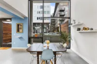 Open Loft in Redmond Core - 92 Walkscore! Hotels in Kirkland