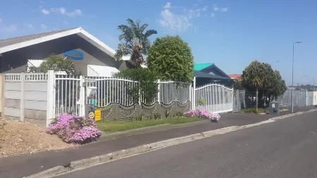 Mitchell's Guesthouse Отели в г. Matroosfontein